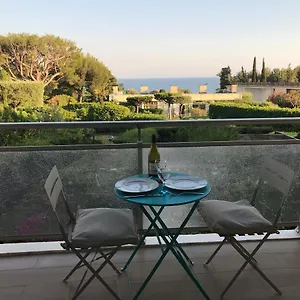 Vue Et Terrasse Quartier Calme à Appartement