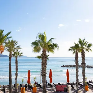 - A Deux Pas De L'eau La Ciotat