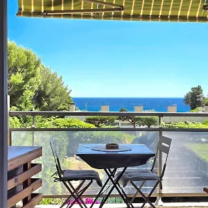 Vue Et Terrasse Quartier Calme à Appartement